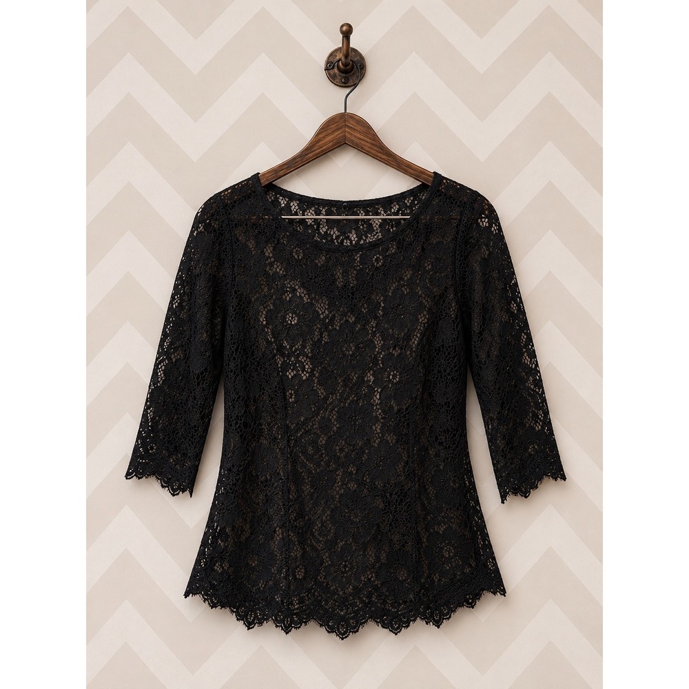 J. Peterman‎ Boatneck Blk Lace Top, 3/4 Sleeve, Scalloped Trim, Beige Underlay.